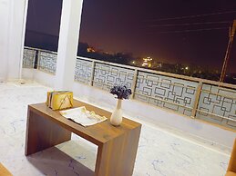 Shree Krishna Hotel