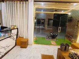 Shree Krishna Hotel