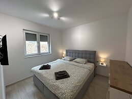 Apartment Mariner 2 With Heated Pool
