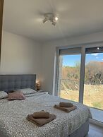 Apartment Mariner 2 With Heated Pool