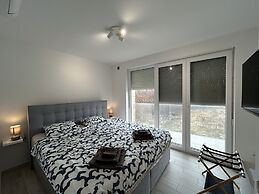 Apartment Mariner 2 With Heated Pool