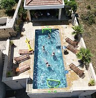 Apartment Mariner 2 With Heated Pool