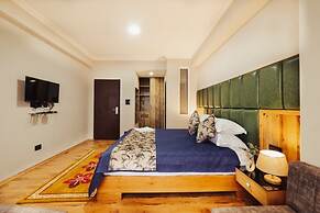 Avira Hotel