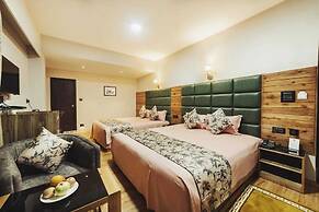 Avira Hotel