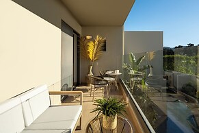Oasis Luxury Suites