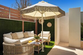 Oasis Luxury Suites