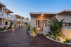 Oasis Luxury Suites