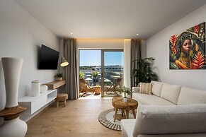 Oasis Luxury Suites