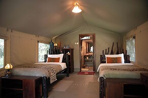 Exploreans Mara River Camp