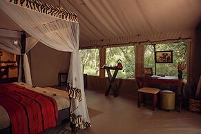 Exploreans Mara River Camp