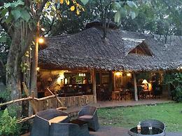 Exploreans Mara River Camp