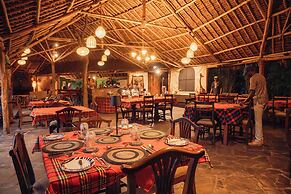 Exploreans Mara River Camp