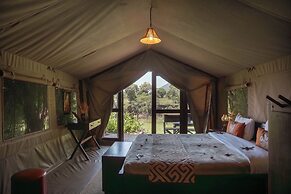 Exploreans Mara River Camp