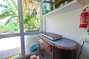 Classic 1BR Seafront Townhouse & Garden