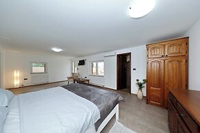 Villa Demare with Private Heated Pool