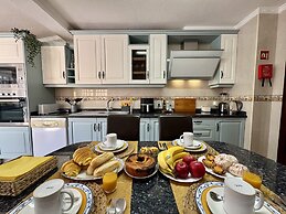 Albufeira Stylish 4 by Homing