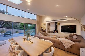 Bridgewater House Gas Heated Pool