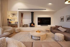 Bridgewater House Gas Heated Pool