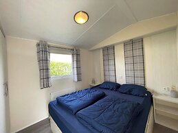 Getaway With Garden & Parking