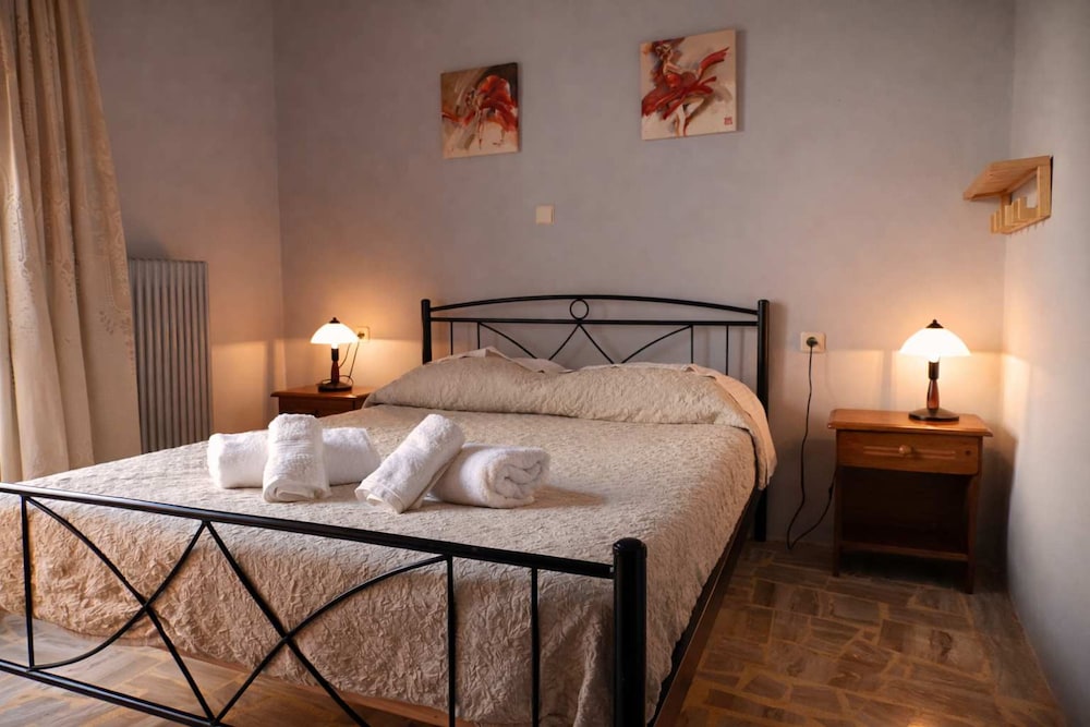 Matroni s House - Seafront Getaway in Monemvasia