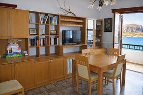 Matroni s House - Seafront Getaway in Monemvasia