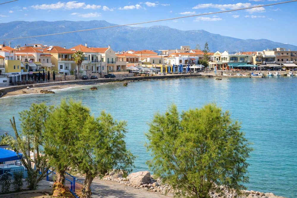 Matroni s House - Seafront Getaway in Monemvasia