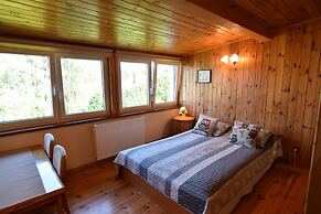 Large Holiday Home With Private Garden