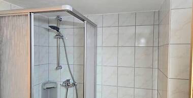 Mobile Home im Ferienpark mit Seezugang