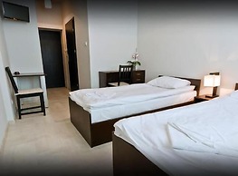 Avion Hotel
