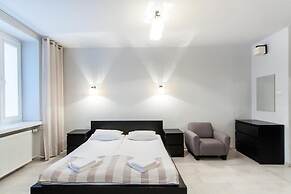 Avion Hotel