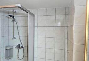 Mobile Home im Ferienpark mit Seezugang