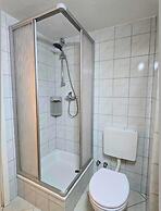 Mobile Home im Ferienpark mit Seezugang