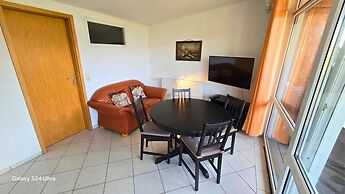 Mobile Home im Ferienpark mit Seezugang