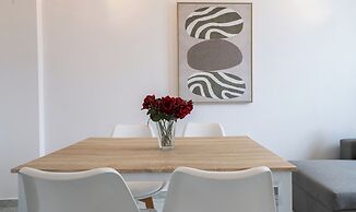 Oia's Square Residences