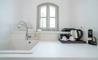 Oia's Square Residences