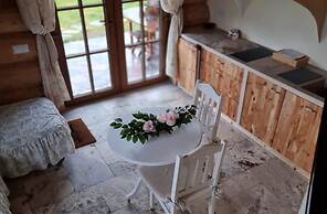 Comfortable Apartment, 2 Levels, Close to Beach