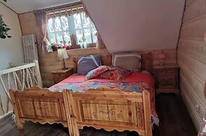 Comfortable Apartment, 2 Levels, Close to Beach