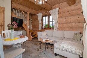 Comfortable Apartment, 2 Levels, Close to Beach