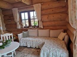 Comfortable Apartment, 2 Levels, Close to Beach