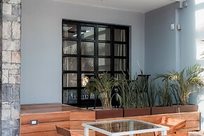 Mojarra Condo Boutique