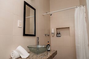 Mojarra Condo Boutique