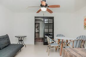 Mojarra Condo Boutique