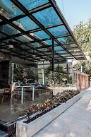 Mojarra Condo Boutique