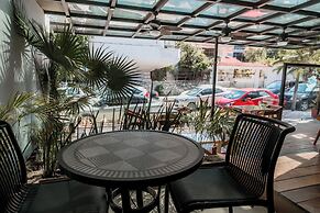 Mojarra Condo Boutique