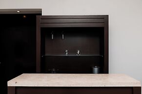 Mojarra Condo Boutique