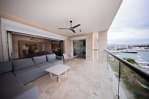 La Amada Rooftop Condo w Marina Views