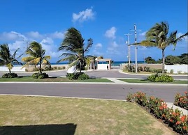 Sunshine Seashore Escape Jamaica