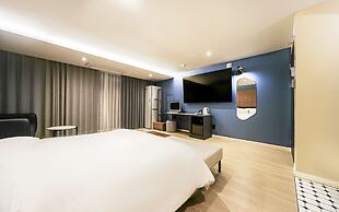 Brown Dot Pohang Yeongildae Beach Branch