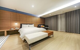 Brown Dot Pohang Yeongildae Beach Branch