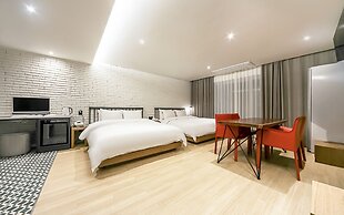 Brown Dot Pohang Yeongildae Beach Branch